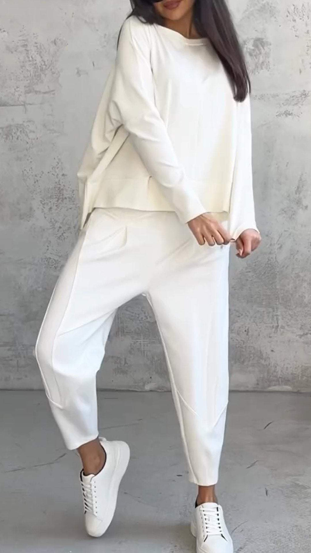 Women's Long Sleeve Jumpsuit Round Neck Soft Fabric Chic Design Sizes S to 5XL 1