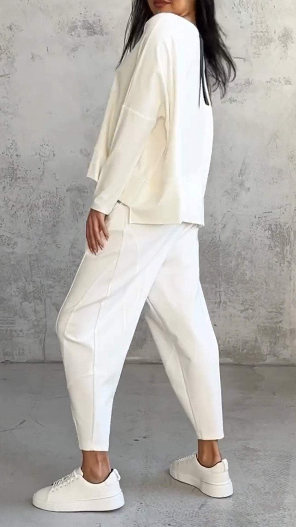Women's Long Sleeve Jumpsuit Round Neck Soft Fabric Chic Design Sizes S to 5XL 3